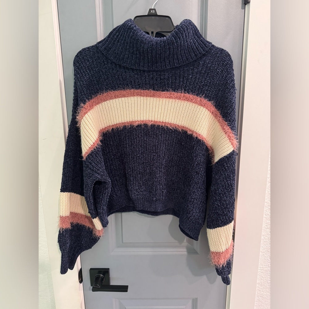 My Michelle Women’s Medium Blue/Pink/White Chenille Cropped Cowl Neck Sweater